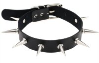 Joy Jewels Piky Lish black dot necklace